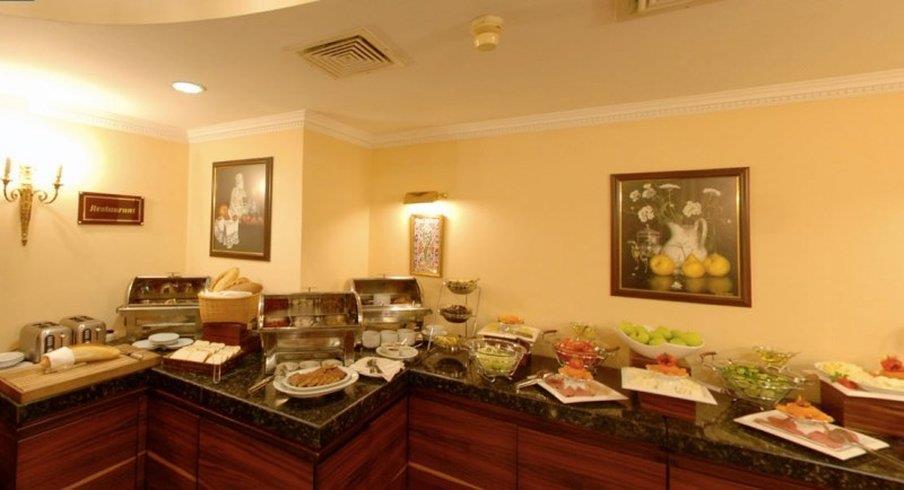 איסטמבול Titanic Comfort Sisli מסעדה תמונה